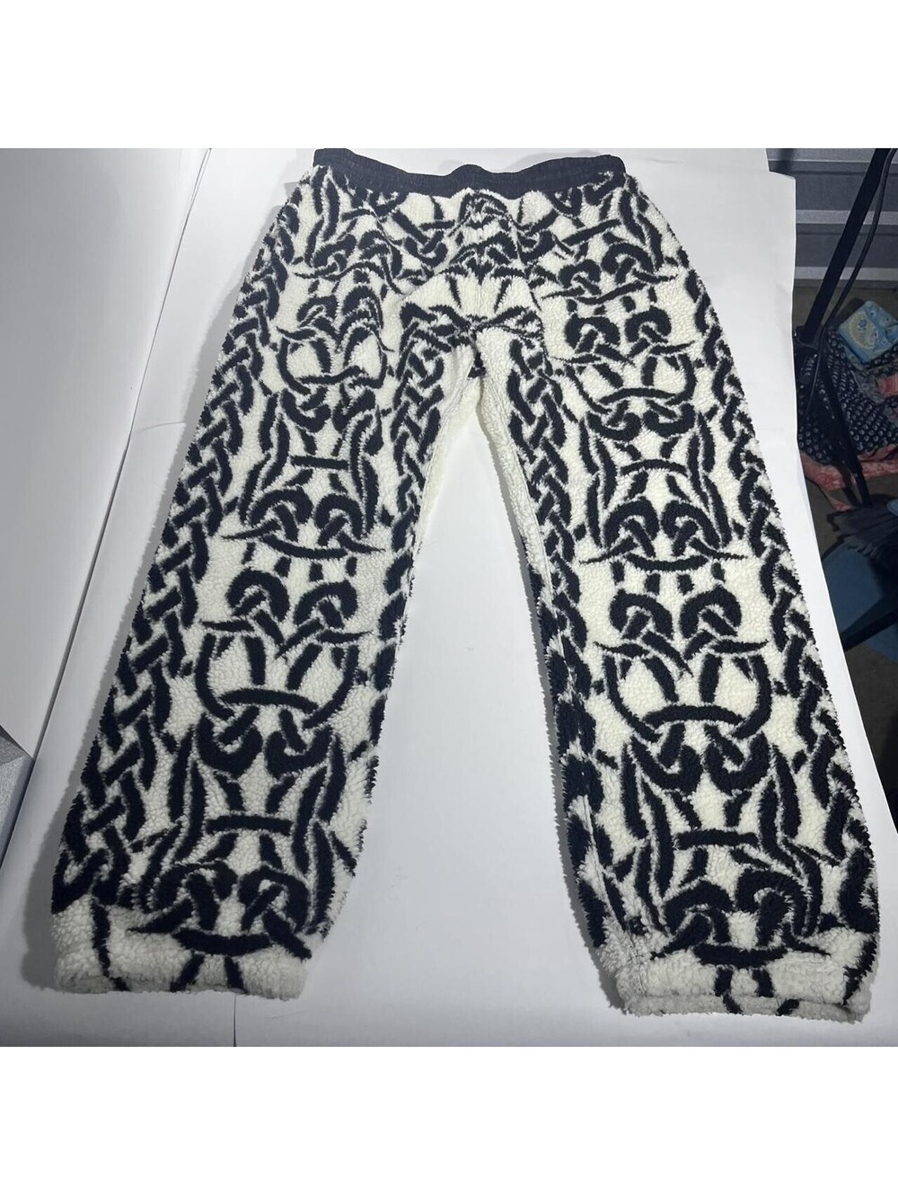 Supreme Celtic Knot WINDSTOPPER Fleece Sweatpants Men's XL